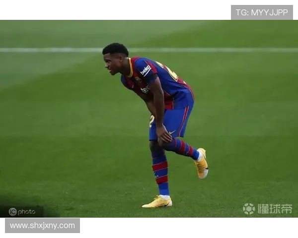 记者：法蒂今日完成完整训练课，加维参与部分合练